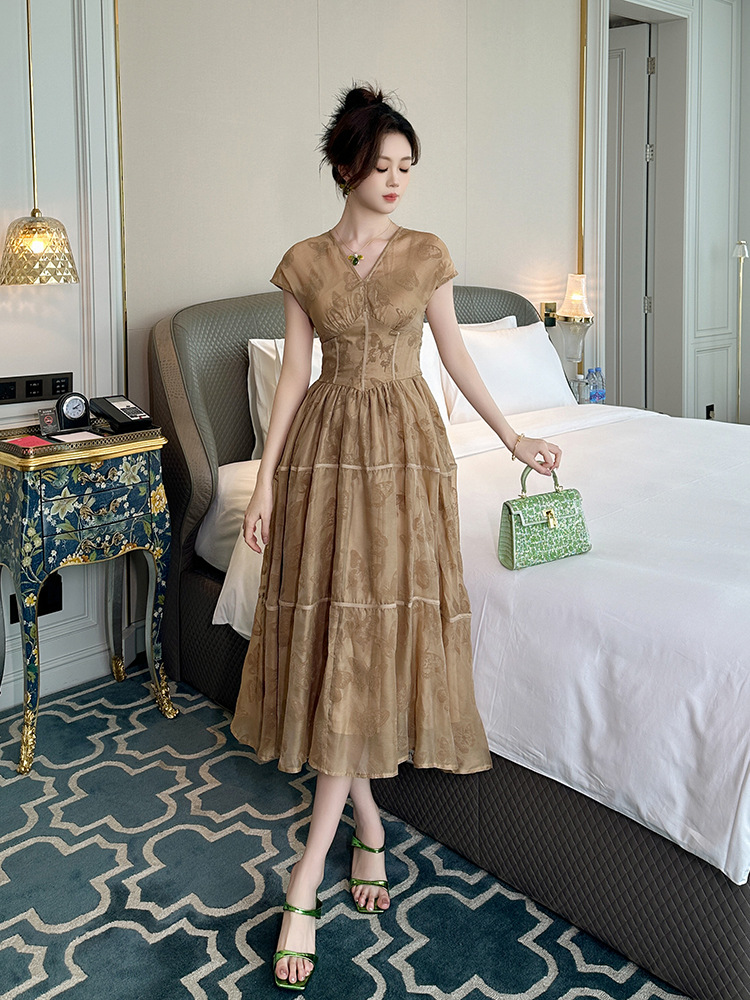 Váy maxi nữ in họa tiết cổ chữ V thắt eo phong cách hoàng gia — Màu xanh cỏ
