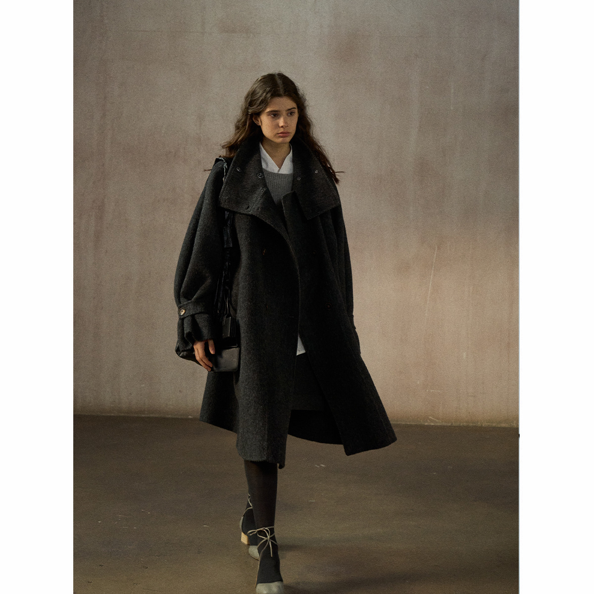 【识几】兔绒蚕丝高品质手缝立领保暖复古双面尼大衣外套女M9405