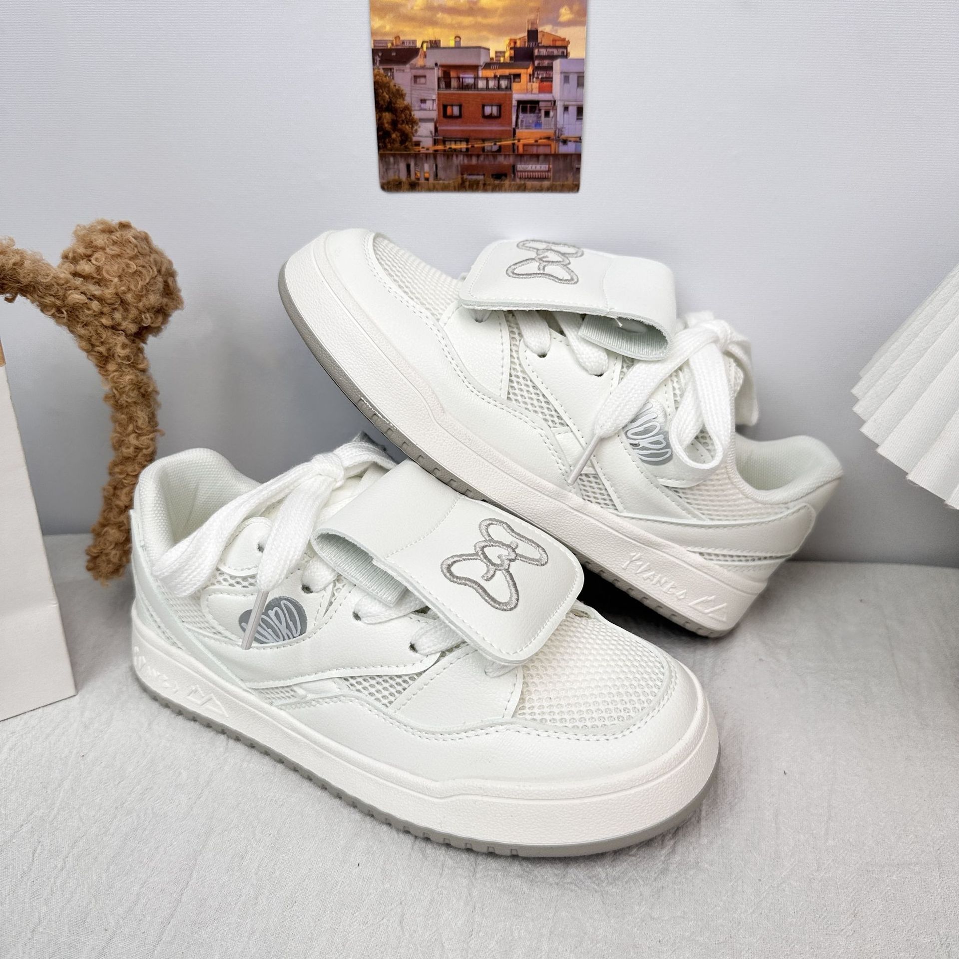 Zapatillas de plataforma Yuanbo Xiaozhong, retro todo-fósforo, deportes y ocio, marea nacional 2025, hilo de red de verano, zapatos blancos transpirables image 9