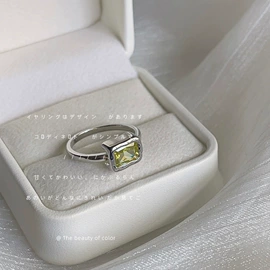 耳钉;耳环;戒指