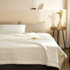 蚊帐、床幔;布艺窗帘;纤维被