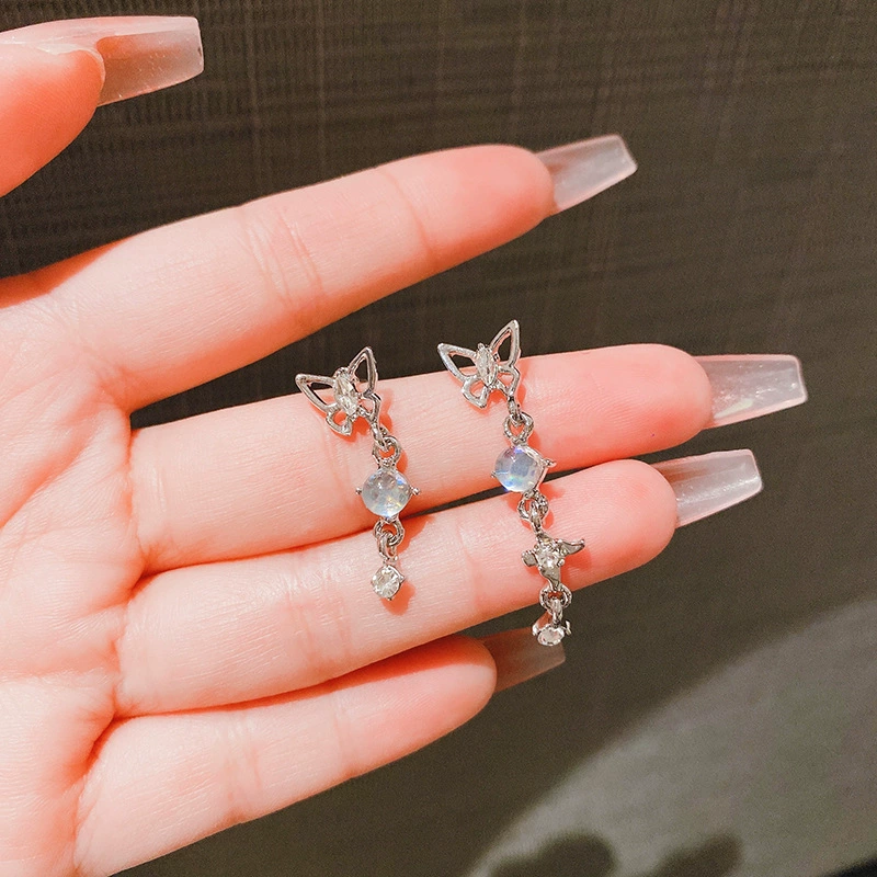 Small asymmetrical earrings with tassels, light luxury style, silver 925 sample