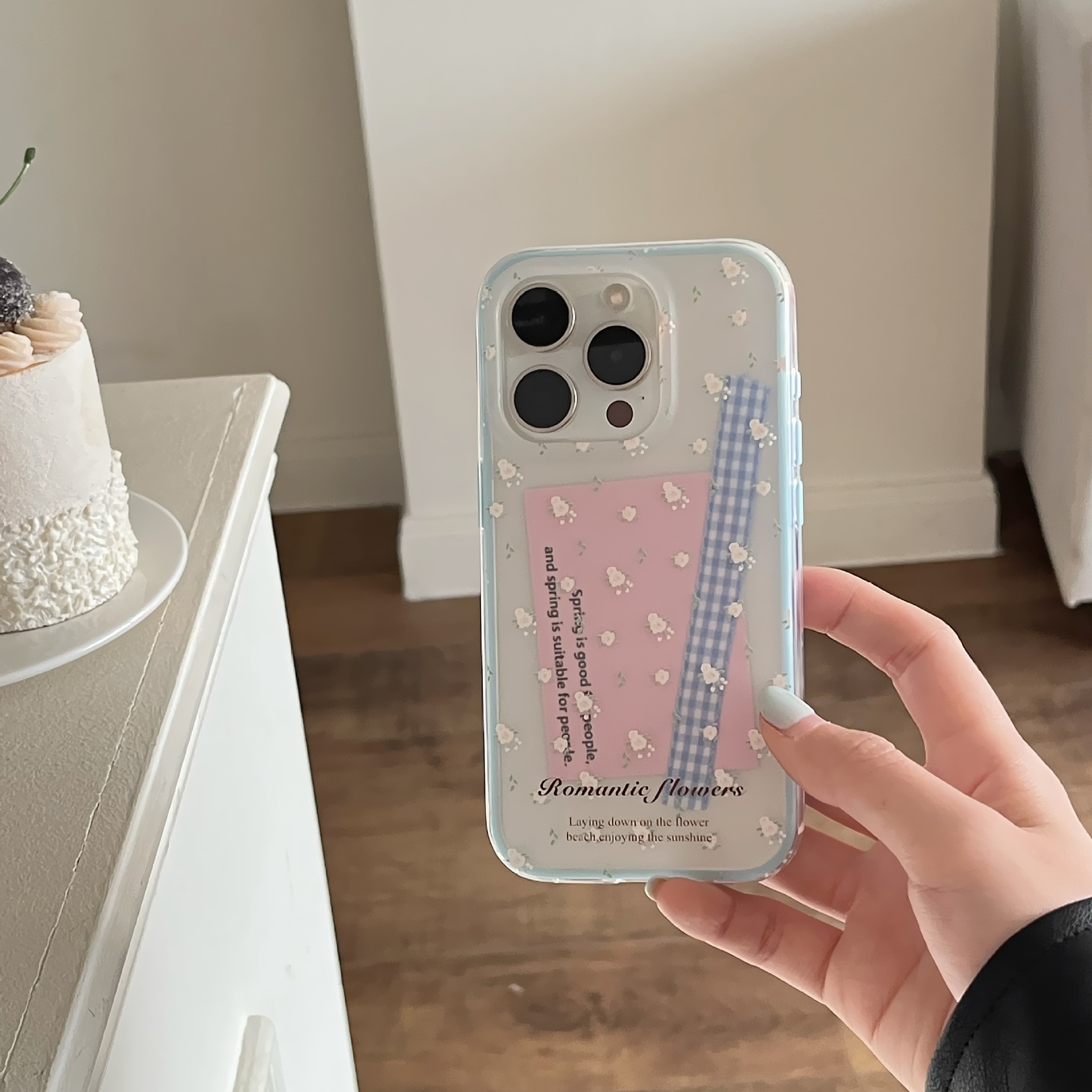 Personalidad de nicho pequeña flor fresca adecuada para iPhone 15Pro funda para teléfono móvil 16ProMax femenino 14 simple 15PM