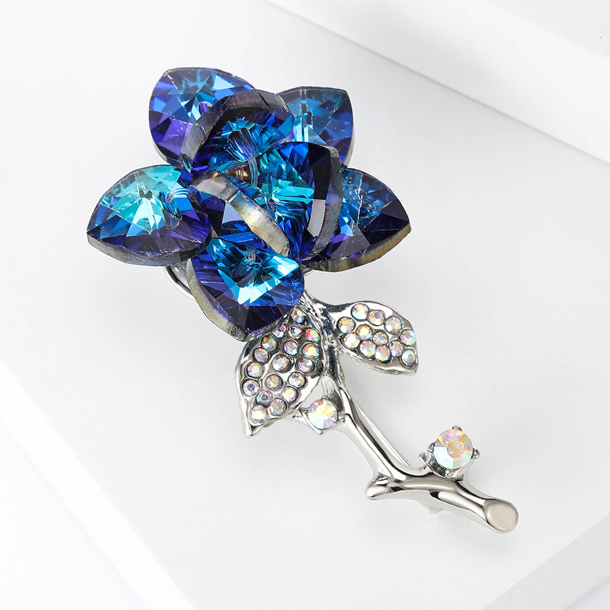 Flower Pattern Elegant Streetwear Pin Flower Alloy Rhinestones Women's Brooches