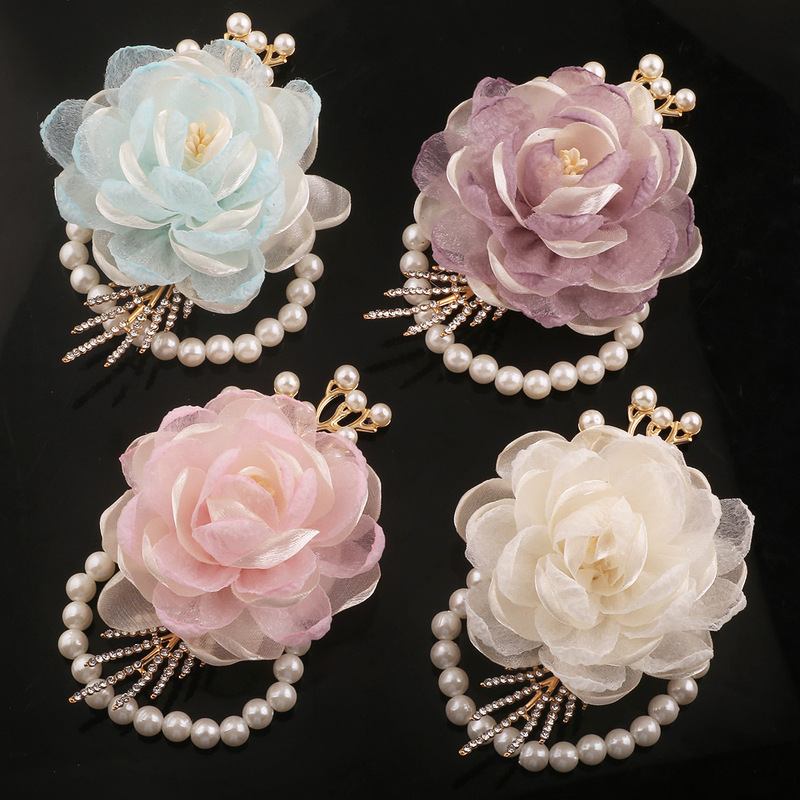 European and American Supply Groom and Bride Artificial Milk Yarn Gold Leaf Corsage Wrist Flower Bracelet Wedding Factory Direct Sales in Stock