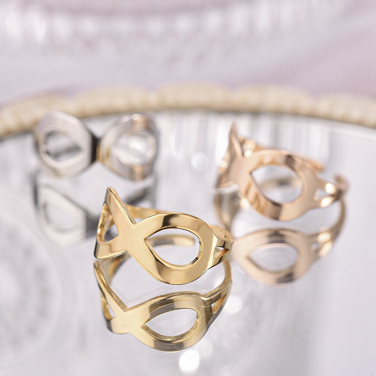 Fashion new 8-character transfer titanium steel ring