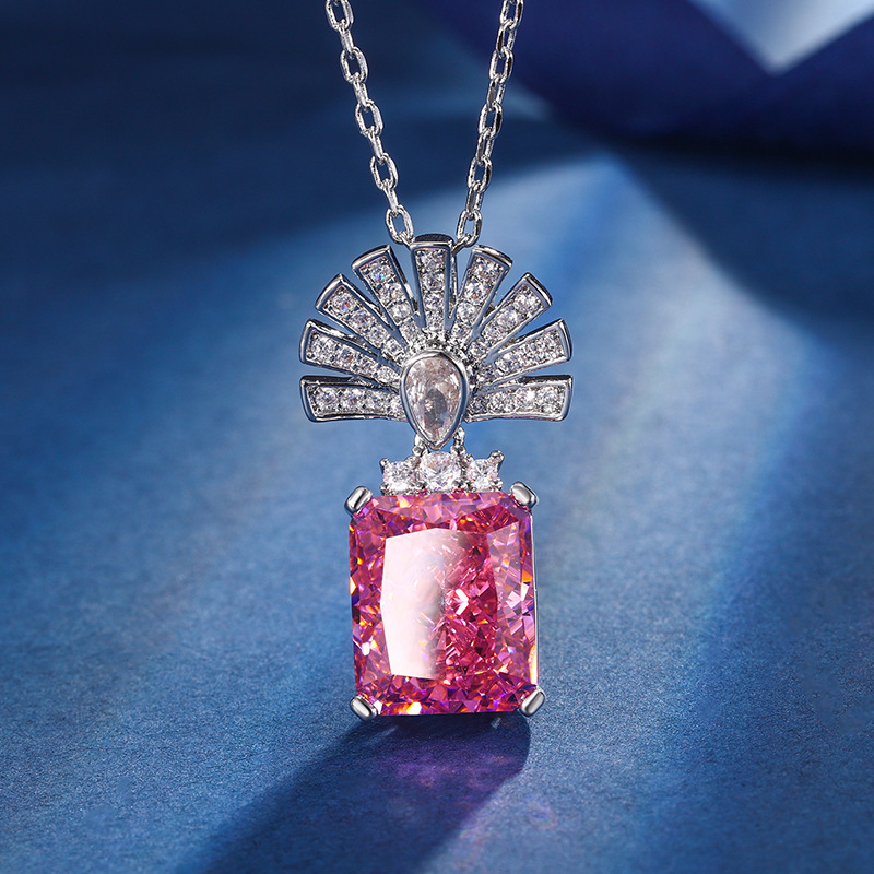 Colgante de diamante rosa profundo cortado con flor de hielo con cadena