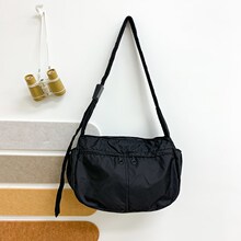 新款百搭休闲轻便运动风单肩包潮防水尼龙布包大容量饺子包斜挎包