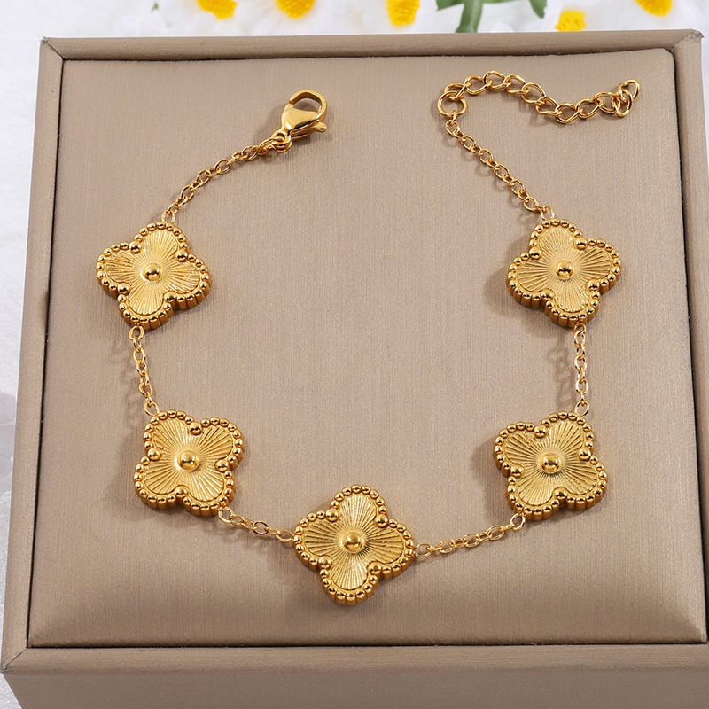 Pulsera de acero inoxidable estilo coreano con trébol de cuatro hojas, pulsera de lujo ligera y de alta gama para parejas, pulsera de acero titanio moderna y que no se decolora para mejores amigos