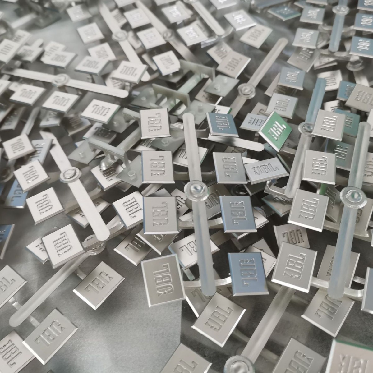 温州塑料标牌喷漆加工，银白色，金色，灰色等 温州喷漆对外加工