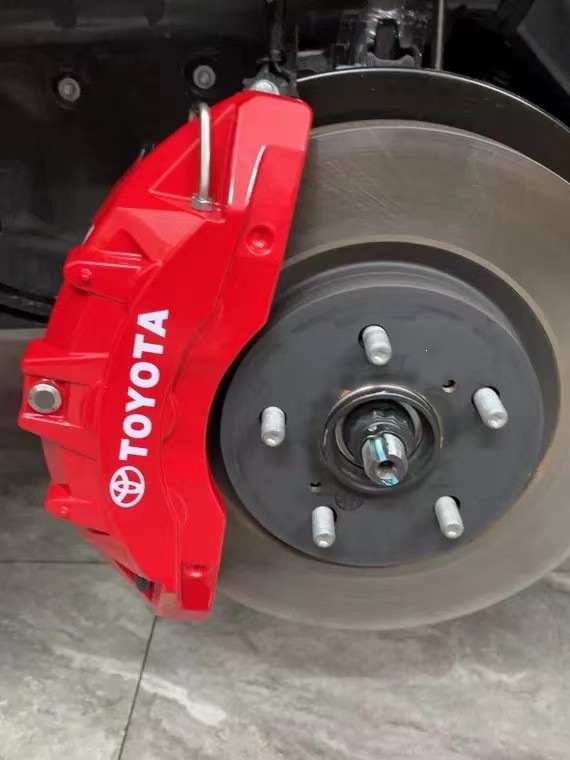 Suitable for Toyota Camry/Reiz/Asian Dragon/Crown/Highlander, specially modified aluminum alloy brake calipers