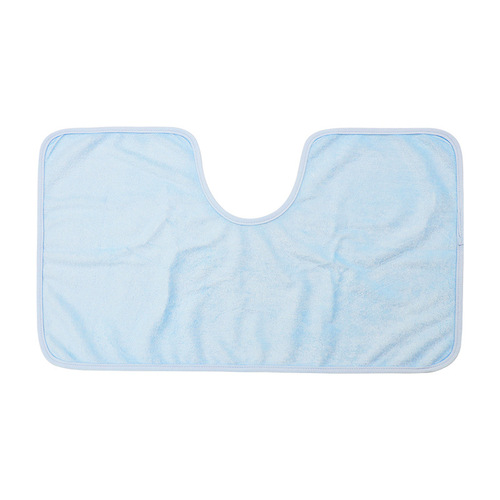 Bedridden elderly patients use a water-repellent bib and a napkin to prevent soiling their clothes while eating and taking medication.