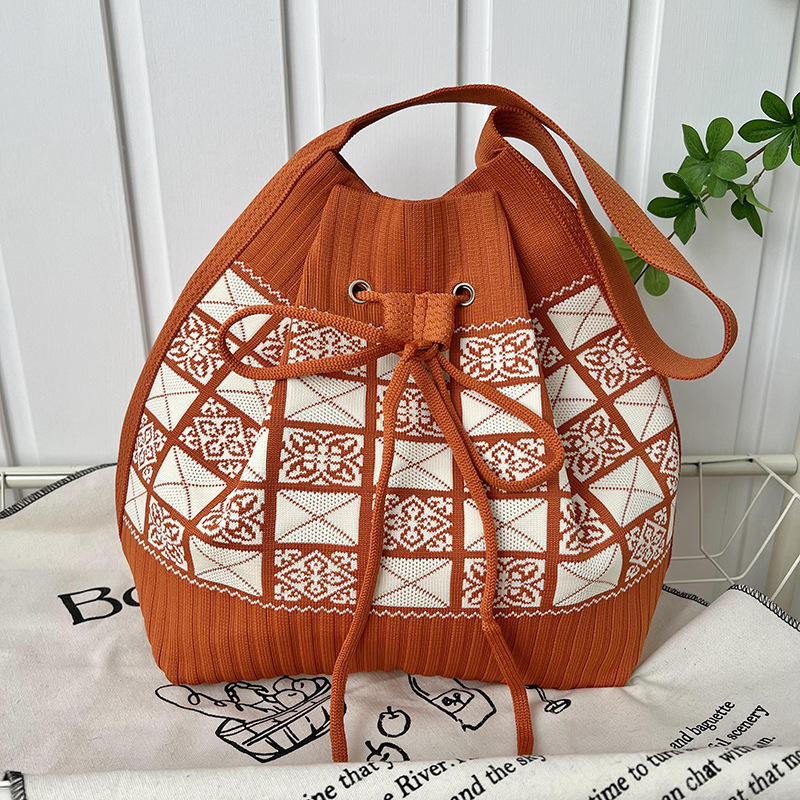 Bolsa de cubo de punto nuevo diseño japonés y coreano simple bolso de hombro de moda femenina versátil bolso portátil de viaje de verano