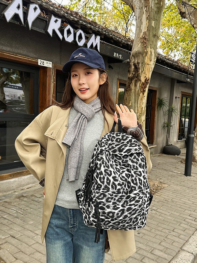 Cross-Border Fashion Leopard Print Backpack, Trendy and Stylish Large-Capacity Travel Bag, Stylish Casual Versatile Backpack for College Students