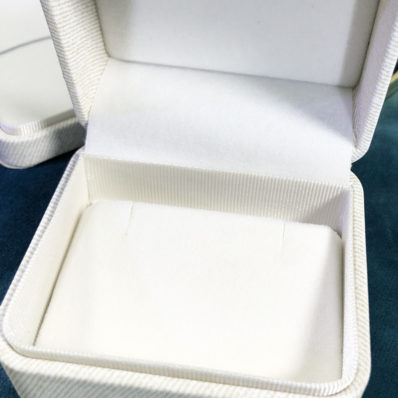 セイコー白 PU レザージュエリーボックスラウンドファッションジュエリーボックスリングボックスイヤリングボックスパールネックレスボックス新スタイル|undefined