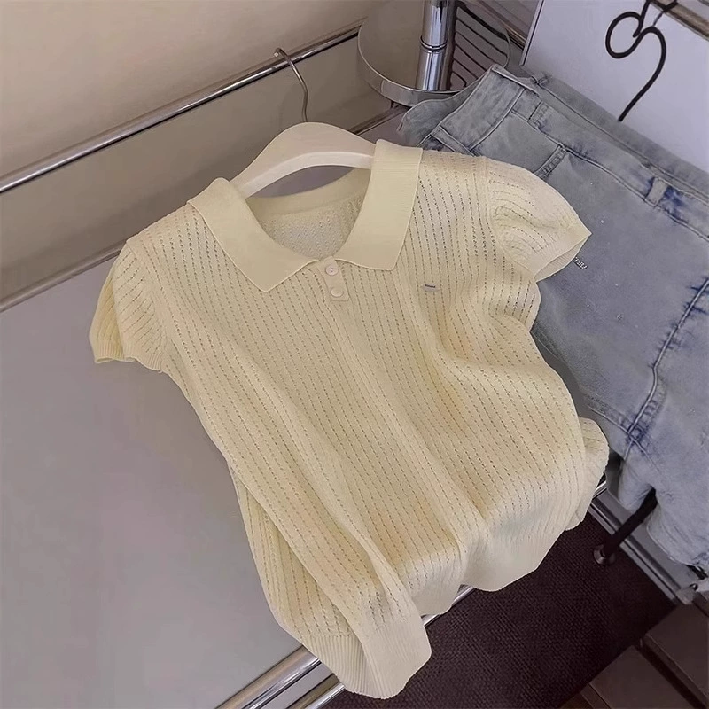 Популярный молочно-желтый вырезанный поло с коротким рукавом, женский трикотажный топ для лета 2025, тонкий топ