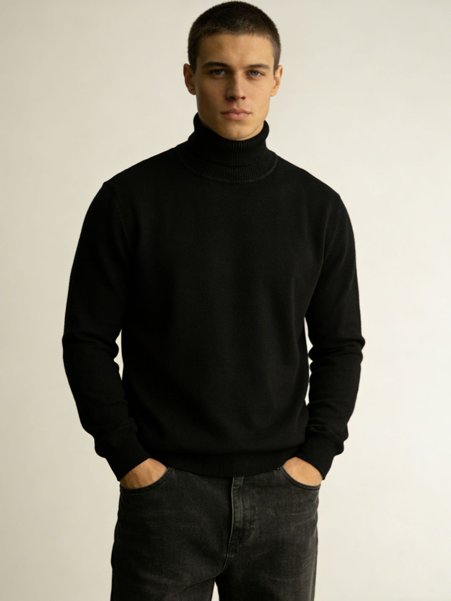 Suéter de punto Modell hombre de cuello alto otoño y invierno nuevo suéter de color sólido, suéter de negocios ligero, ropa de hombre