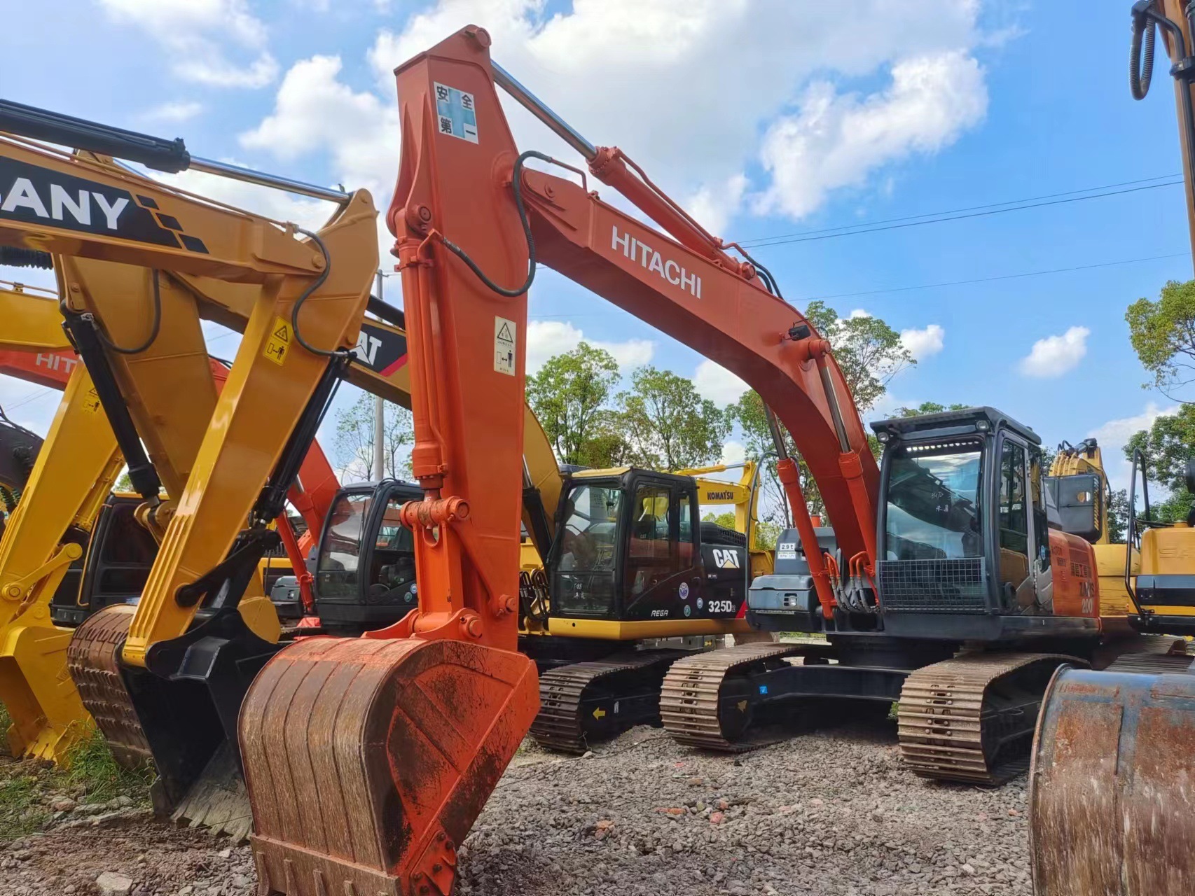 Exportación de excavadoras grandes al mercado de excavadoras usadas Hitachi 300 y 350