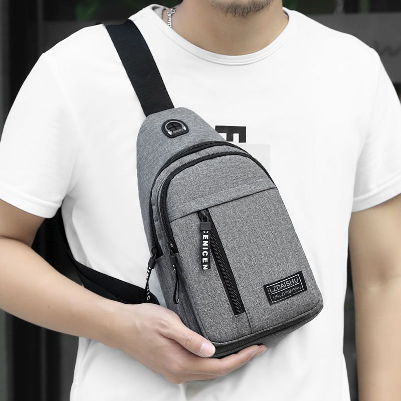 Bolso de pecho para hombre 2023 nueva mochila pequeña bolsa de hombro de moda bolsa de mensajero de deportes bolsa de hombro de tela Oxford de color sólido casual