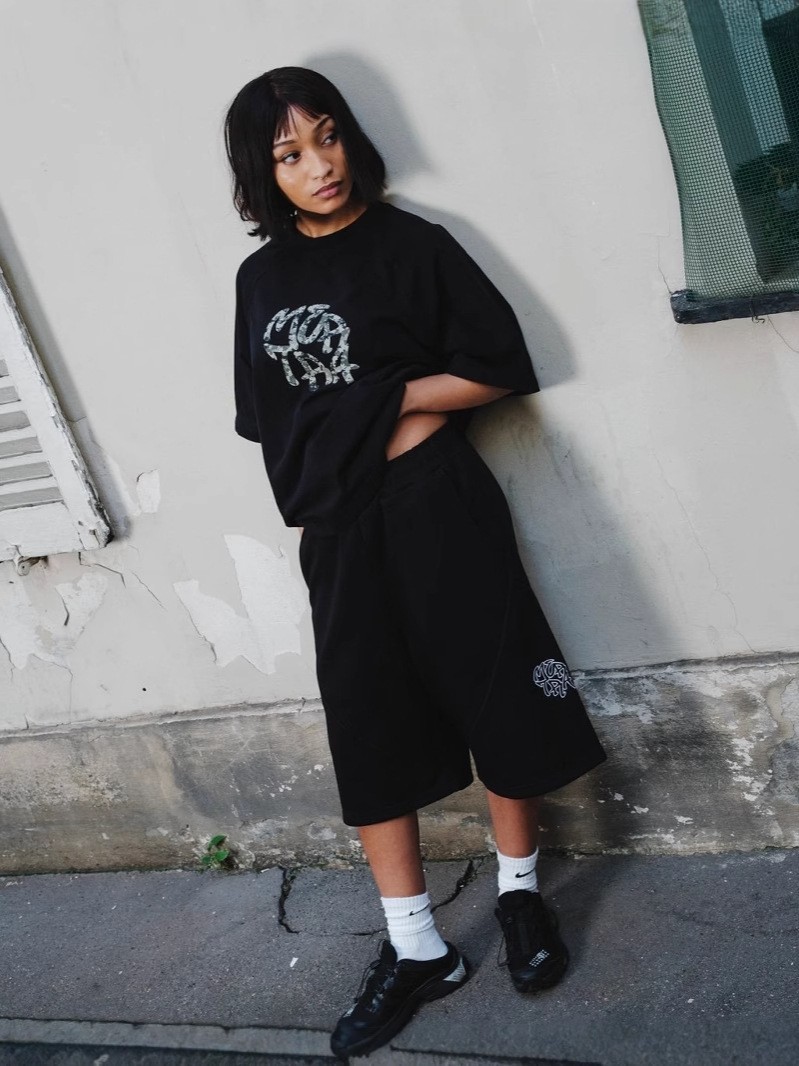 Mertra Sweat Shorts Embroidered Loose Black