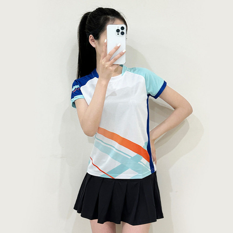 Nuevo conjunto de bádminton hombre y mujer ropa deportiva transpirable manga corta uniforme de entrenamiento de estudiantes impresión número de comercio exterior