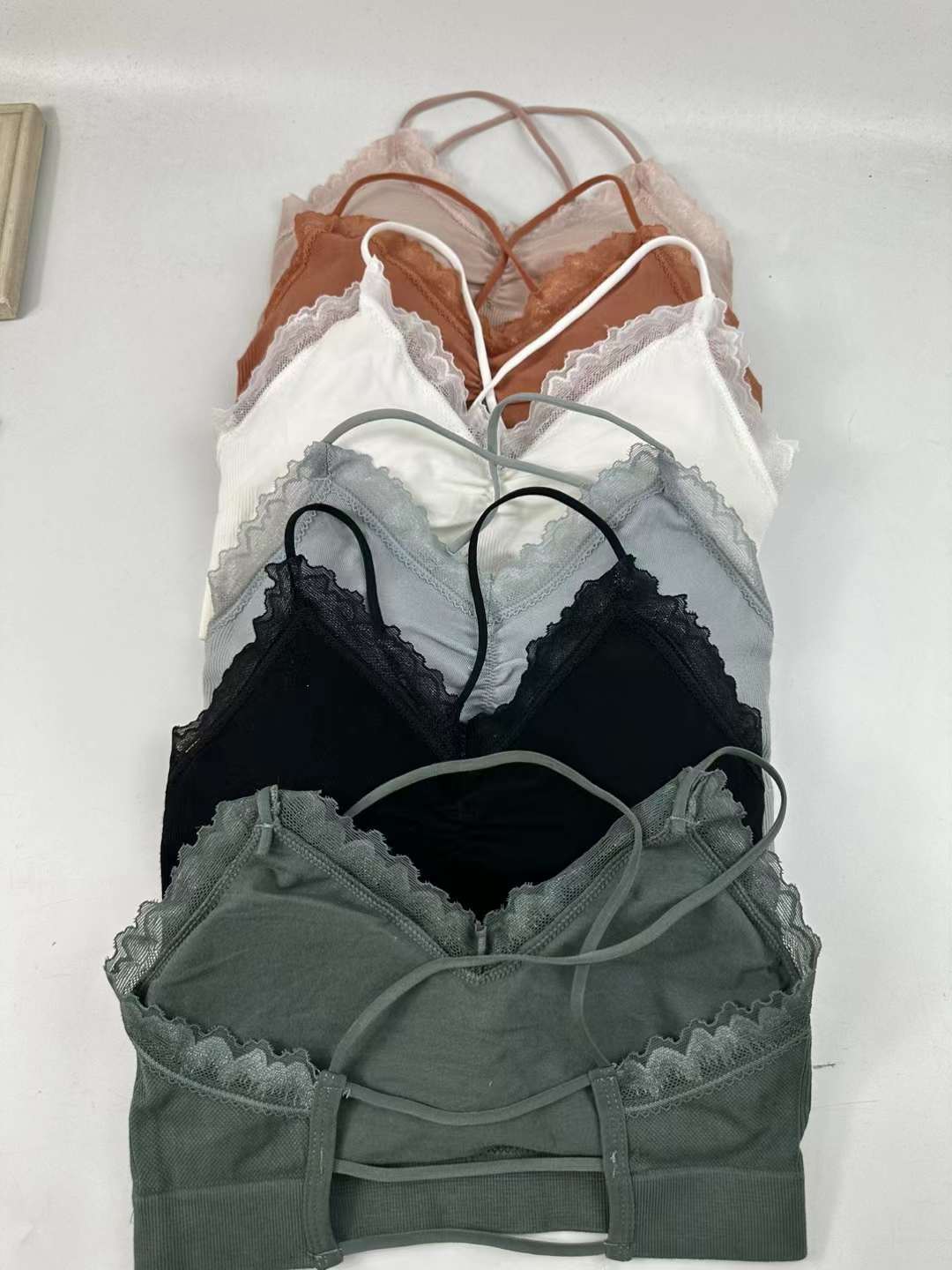 Nueva Seamless alta elástico Sling belleza de las mujeres chaleco inalámbrico yoga sujetador ropa interior deportiva al por mayor