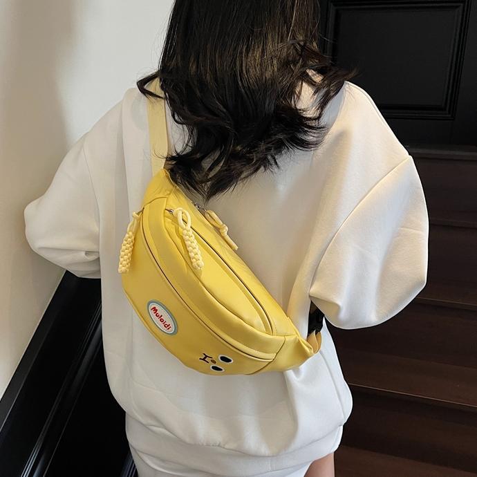 Riñonera casual simple de comercio exterior para mujer 2025 nuevo estilo coreano bolso de hombro de viajero súper caliente bolso de pecho de mensajero