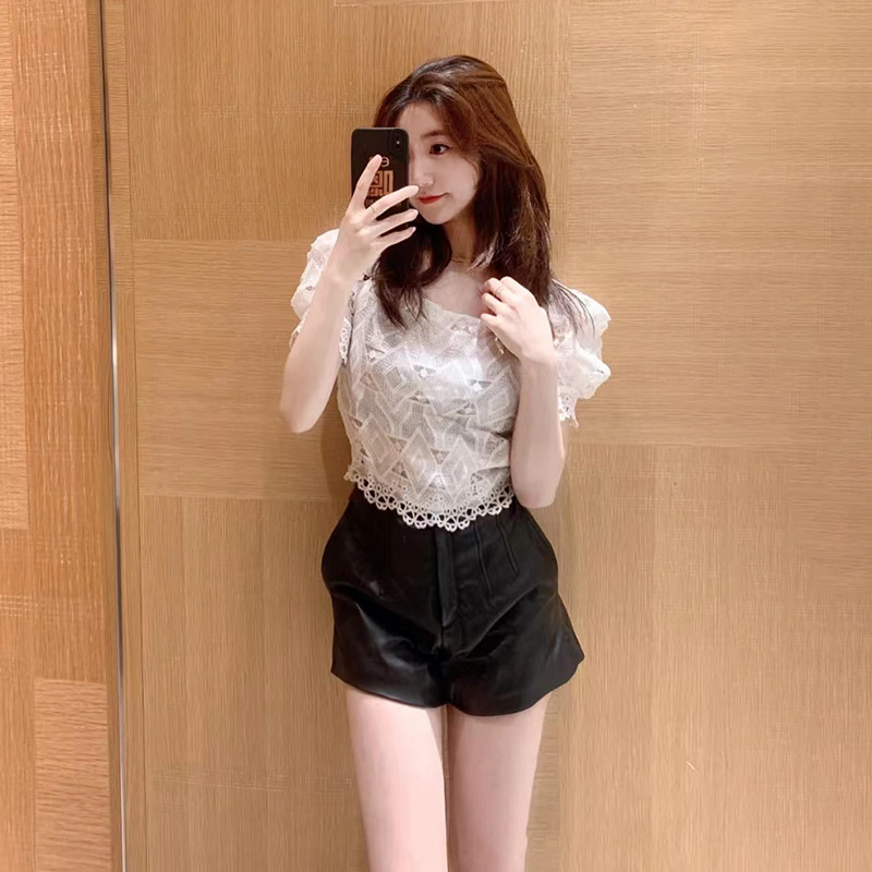 French Niche 2024 Spring and Summer Lace Geometric Square Collar Bubble Sleeve Lace-up Trendy Short Shirt 24256