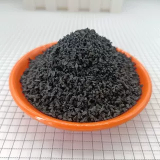 供应橡胶颗粒草坪填充颗粒废旧轮胎颗粒学校操场用黑色橡胶颗粒