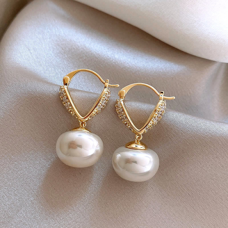 Pendientes de perlas de diamantes con aguja de plata galvanizada en oro real Pendientes de temperamento de lujo ligero retro francés Pendientes de todo fósforo de alta calidad mujer