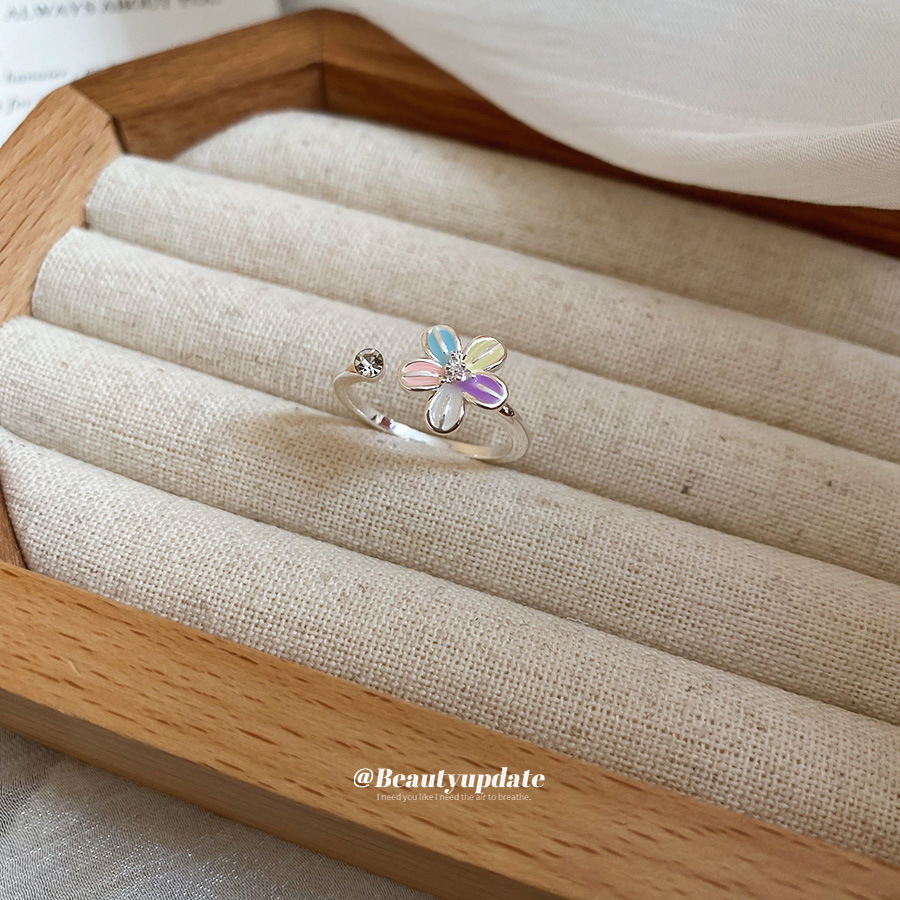 Bague pour index en zircon, perle et goutte d'huile, design ajouré, bijou luxueux et raffiné._voghion.com