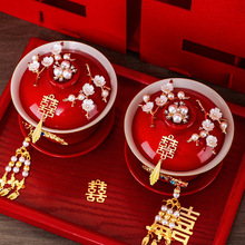 ���豭�Y��һ����YŮ�������Ʒ�tɫϲ������b�Ŀڲ�߻�c��Ʒ