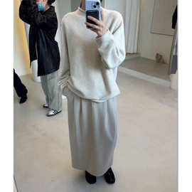 现 2025冬季新款韩国设计师mo*a慵懒风双褶直筒开叉半身裙