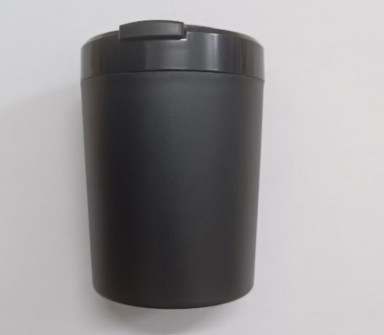 Manufacturer Wholesale Multifunctional Portable Alloy Interior Car Ashtray with One-Touch Lid Opening for Home and Car Use