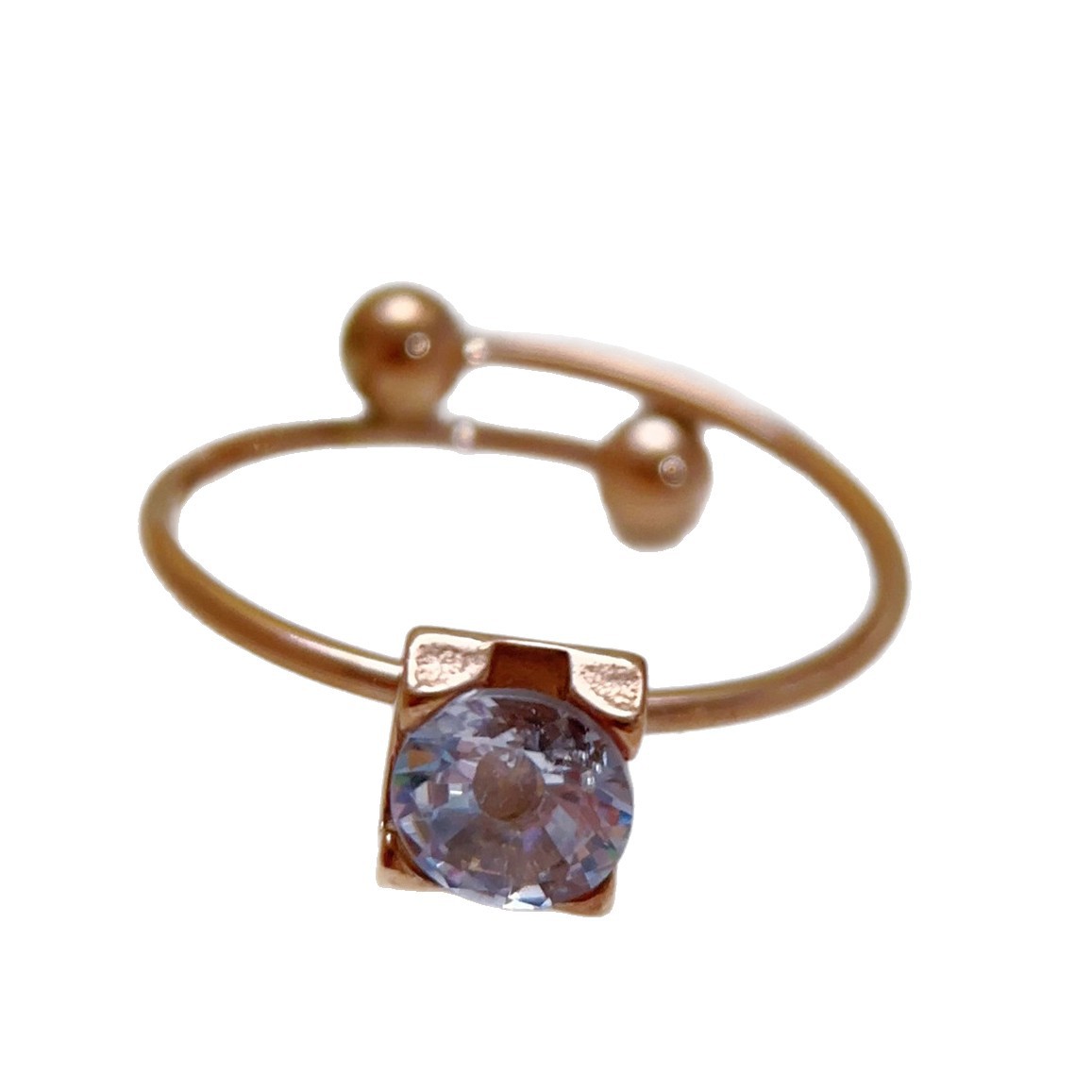 Anillo de circón redondo brillante de cuatro garras de oro rosa, lujo simple y ligero, anillo de oro de color de alta gama, incrustaciones de lujo ligero en vivo