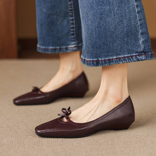 �ļ�Ůʽ���e��Ь���zܛ�׈A�^�и���a�¸�Ь�¿��ɫ�\�ڵ͎�Ь