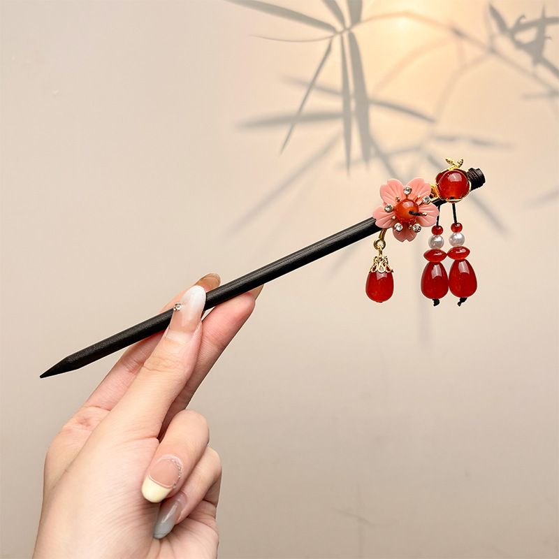 Nueva horquilla china 2025 nuevo estilo estilo antiguo horquilla mujer falda de cara de caballo de alta calidad estilo nacional horquilla de madera paso a paso horquilla tocado