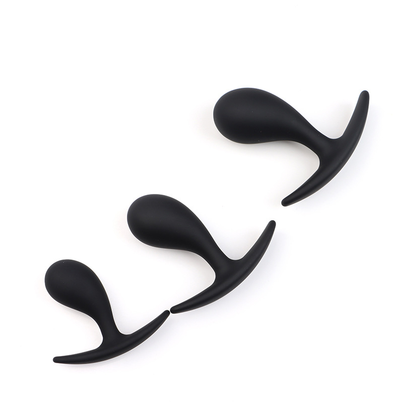 Curved Silicone Anal Plug, Beginner Prostate Massager, Black, 7.8 cm — detail image 4