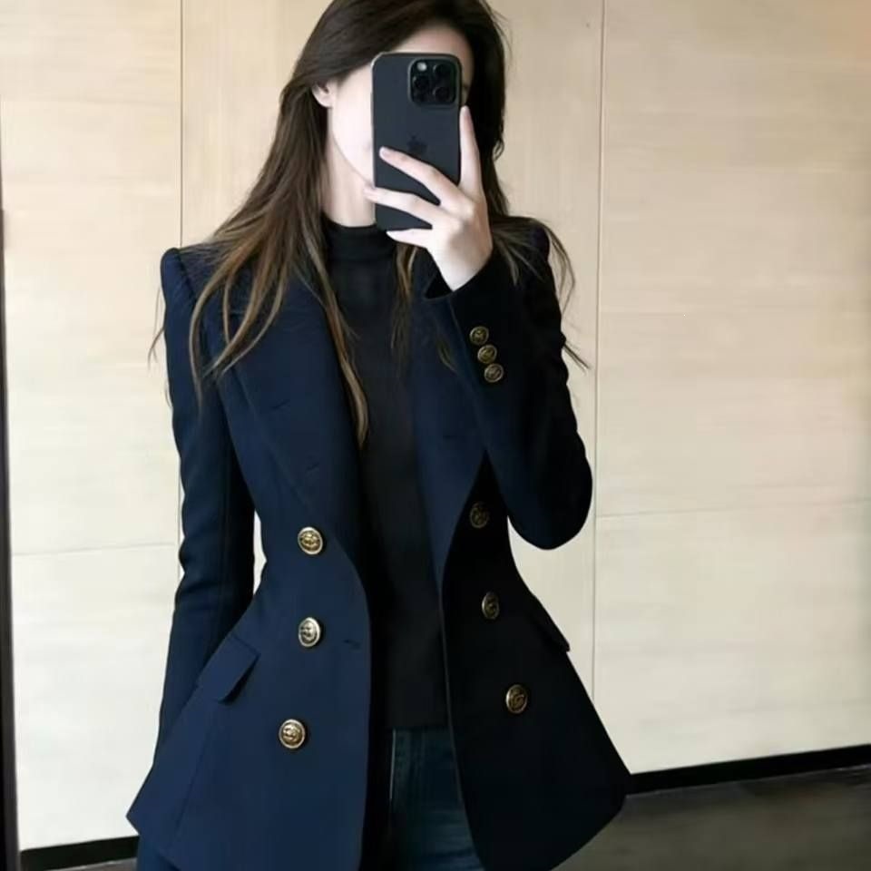 Navy blue French double-breasted suit for women, slimming, new spring 2026 style, exudes confidence and a professional look.