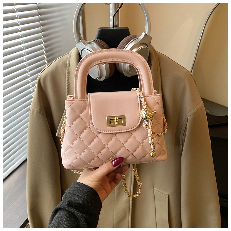 Bolso de mano de alta sensación para mujeres 2026 nueva textura de cadena de diamante bolso cuadrado ligero lujoso estilo extranjero bolso de hombro