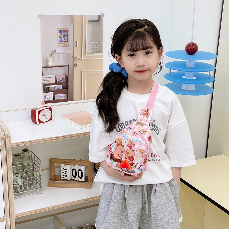 Bolso de pecho para niños y niñas lindos de dibujos animados, lindo y divertido bolso de mensajero para niños con estampado de Kapibala, nueva tendencia de monedero para niños
