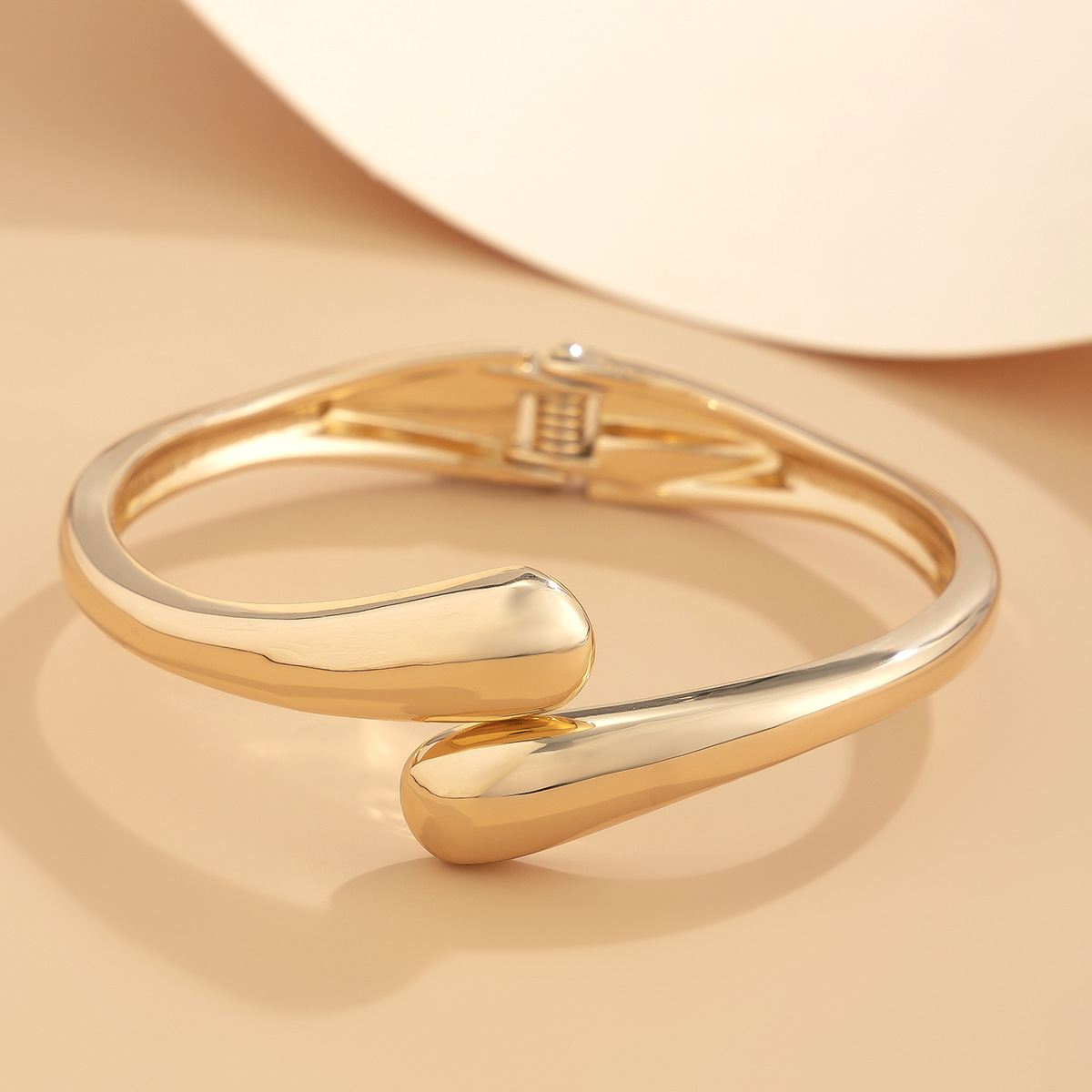 30g Weight wristband, Bangle Classification Alloy Chain Material Street Occasion Alloy Material Geometric Pattern Women's Gender Plating Design Hip-Hop, Exaggerated Style Hip-Hop Exaggerated Geometric Alloy Bangles Wholesale 17