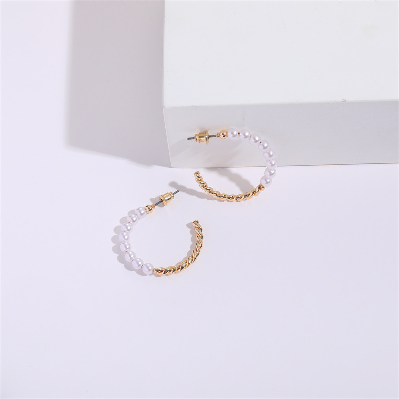 Simple Style C Shape Artificial Pearl Copper Plating Ear Studs 1 Pair