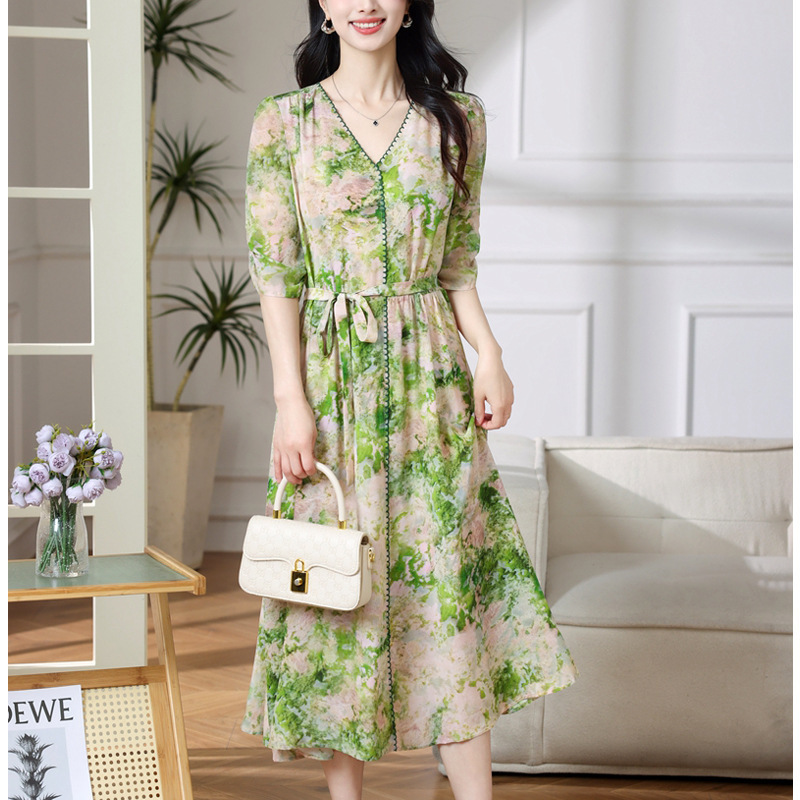 Suzhou and Hangzhou Silk Dress Women's Long 2025 Summer New V Neck Young Waist Elegant Pure Silk A-Line Trendy Skirt