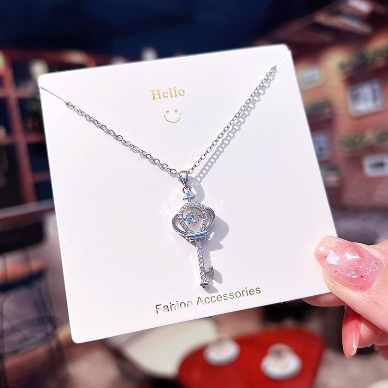 Fashion Crown Shell Titanium Steel Inlay Artificial Pearls Zircon Pendant Necklace 1 Piece