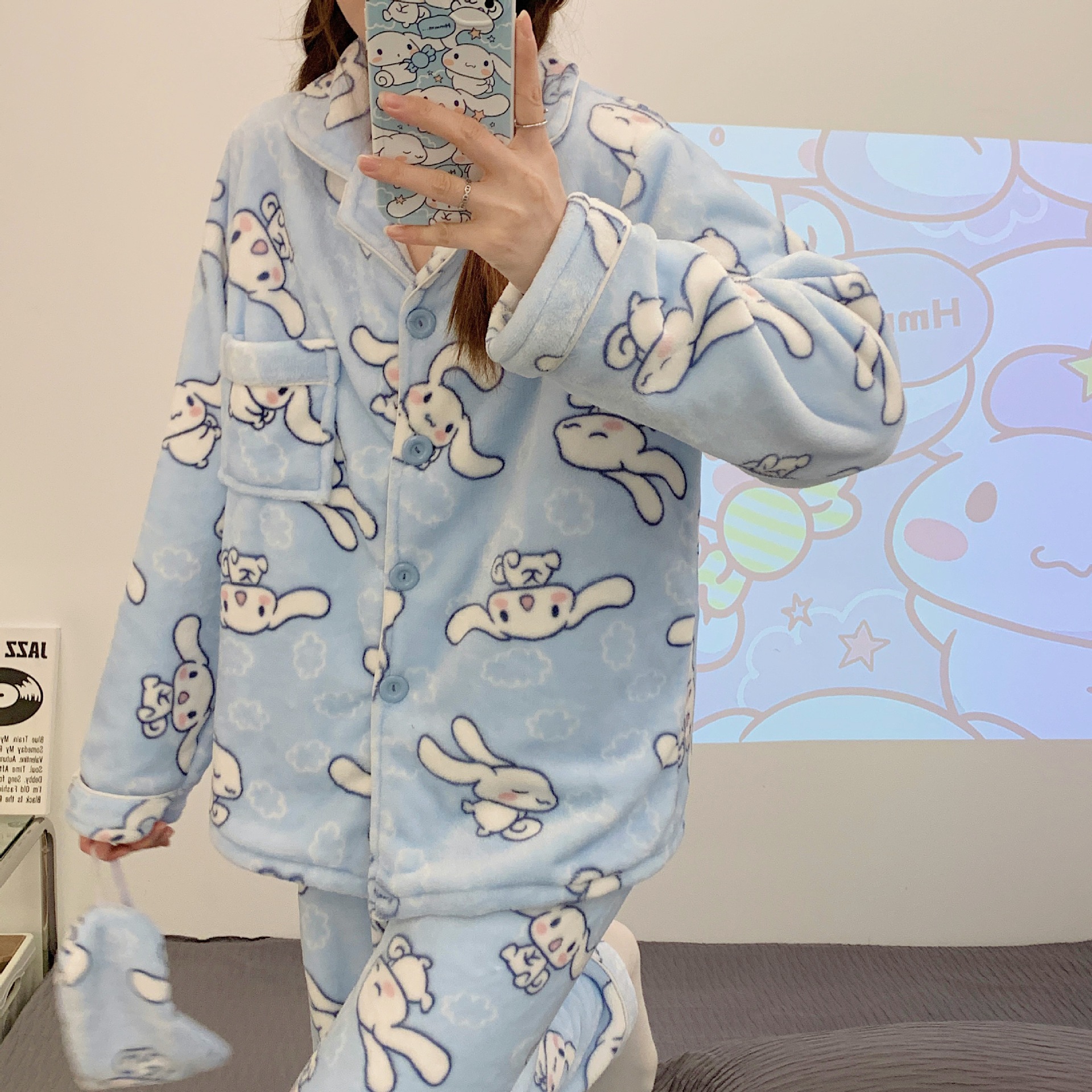 Japonés yugui perro pijamas de franela las mujeres solapa Otoño e Invierno manga larga máscara dibujos animados homewear caliente traje