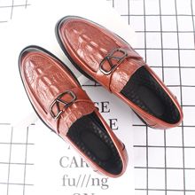 �ļ�����Ь�ж���Ӣ���̄����eһ�_��ƤЬ͸������l�͎����b��Ь