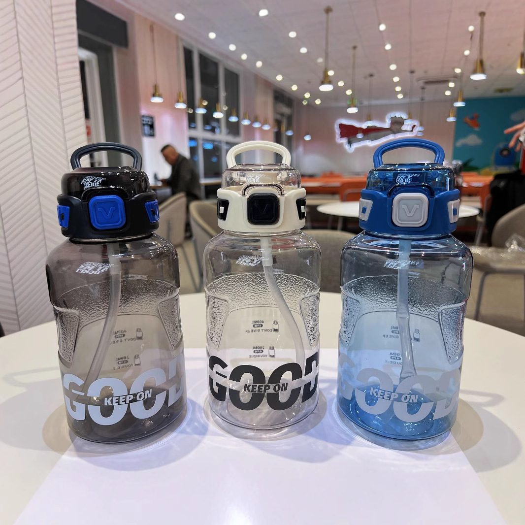 Yitong nuevas tazas de agua para niños y niñas tazas de plástico deportivas 1120ml tazas de paja de gran capacidad para niños y estudiantes