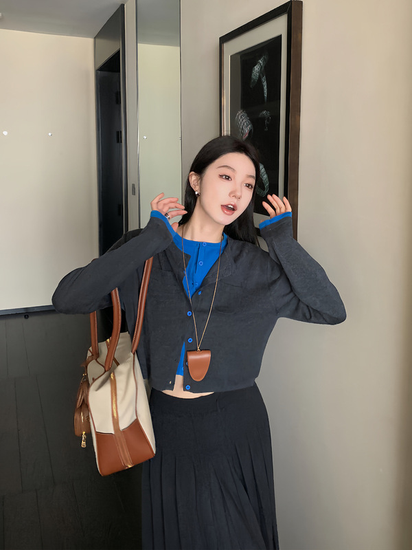 区区欧阳撞色假两件针织衫女秋季慵懒风毛衣软糯开衫复古长袖上衣|undefined