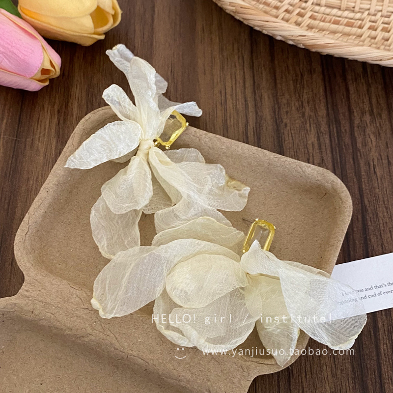 Pendientes de borla de flores de hilo de malla de tela de aguja de plata Pendientes dulces y frescos Pendientes de todo fósforo de moda Sensación de alto nivel de nicho